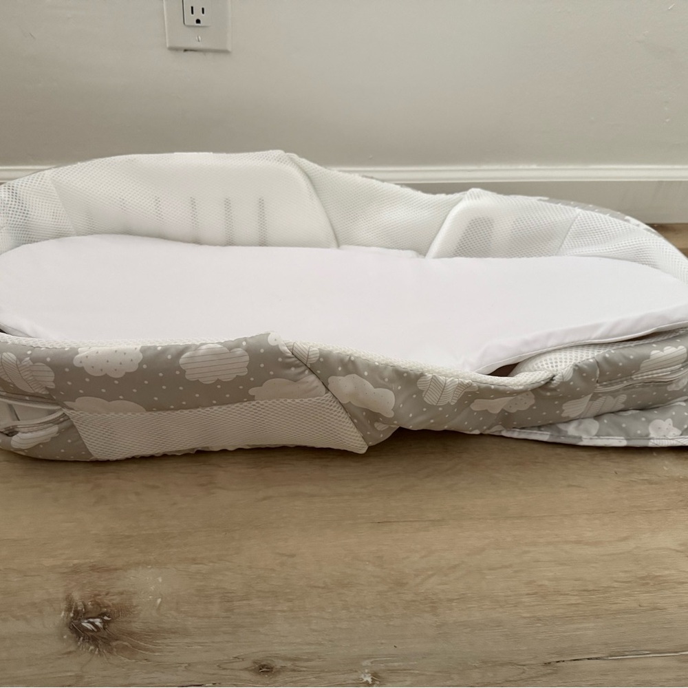 Gray and White Minimalist Bedding Set with Soft Cotton Texture